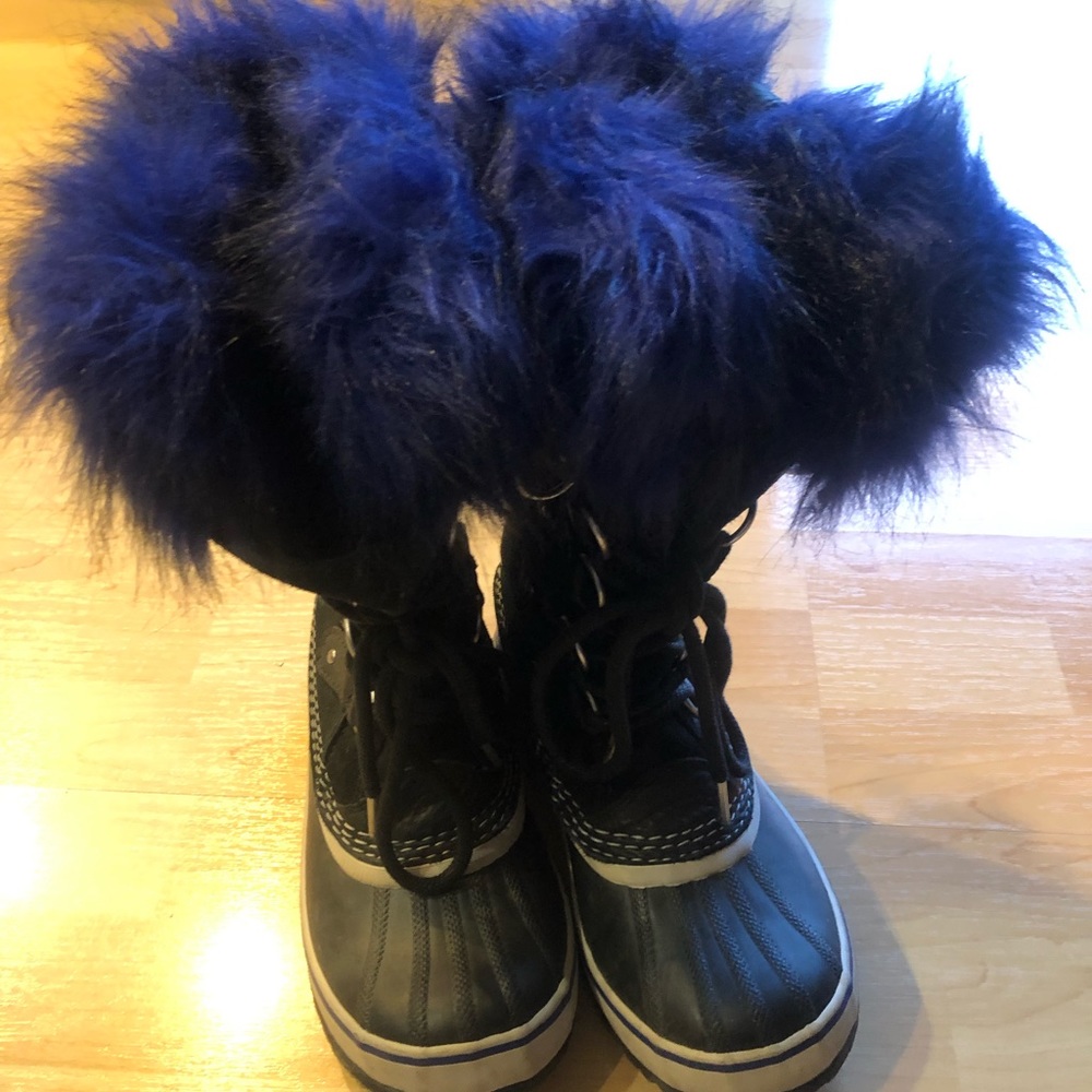 Sorel winter boots.